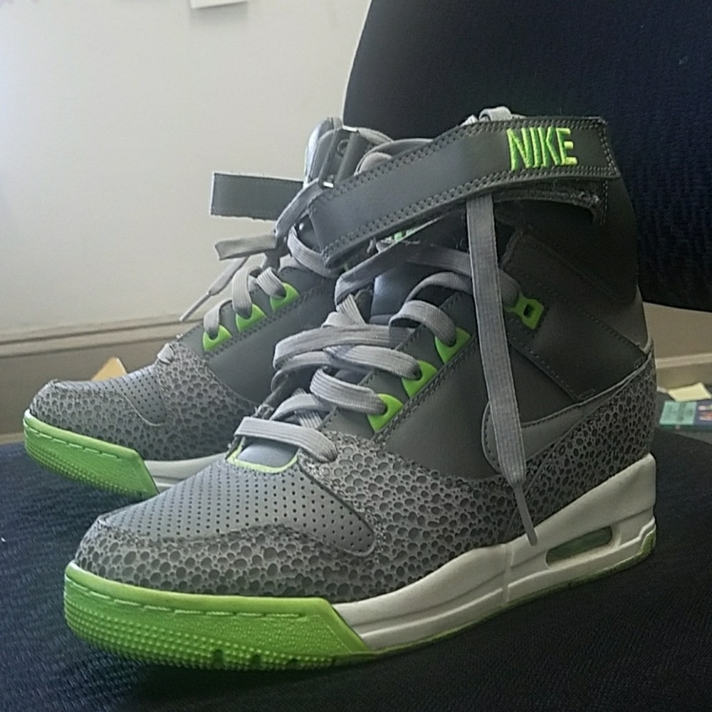 Nike high top snakeskin